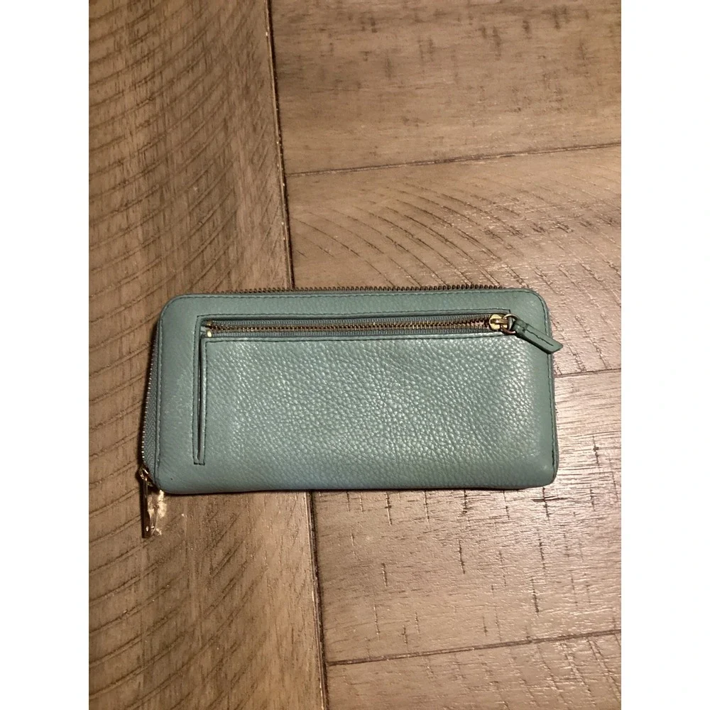 Fossil logan zip